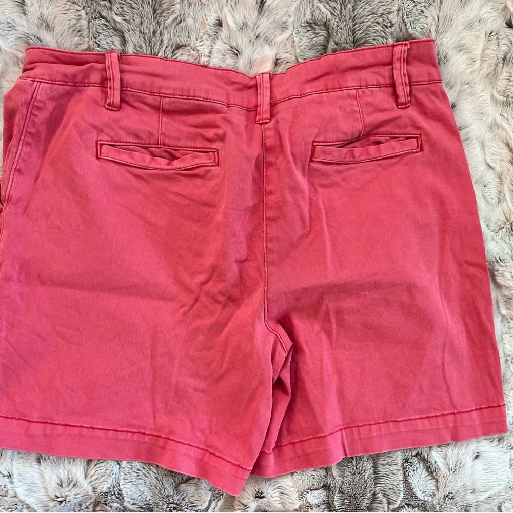 Stylish Pink Women's Shorts - Picture 3 of 3